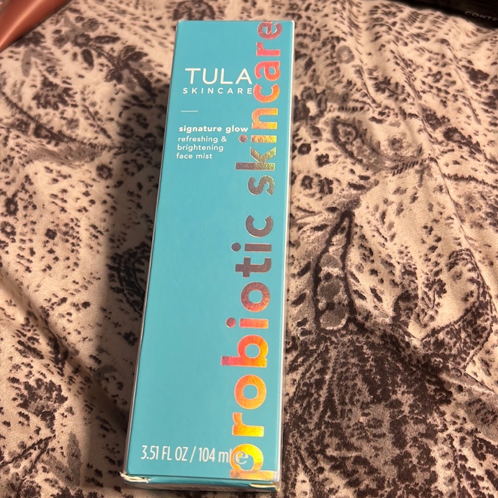Brightening face mist